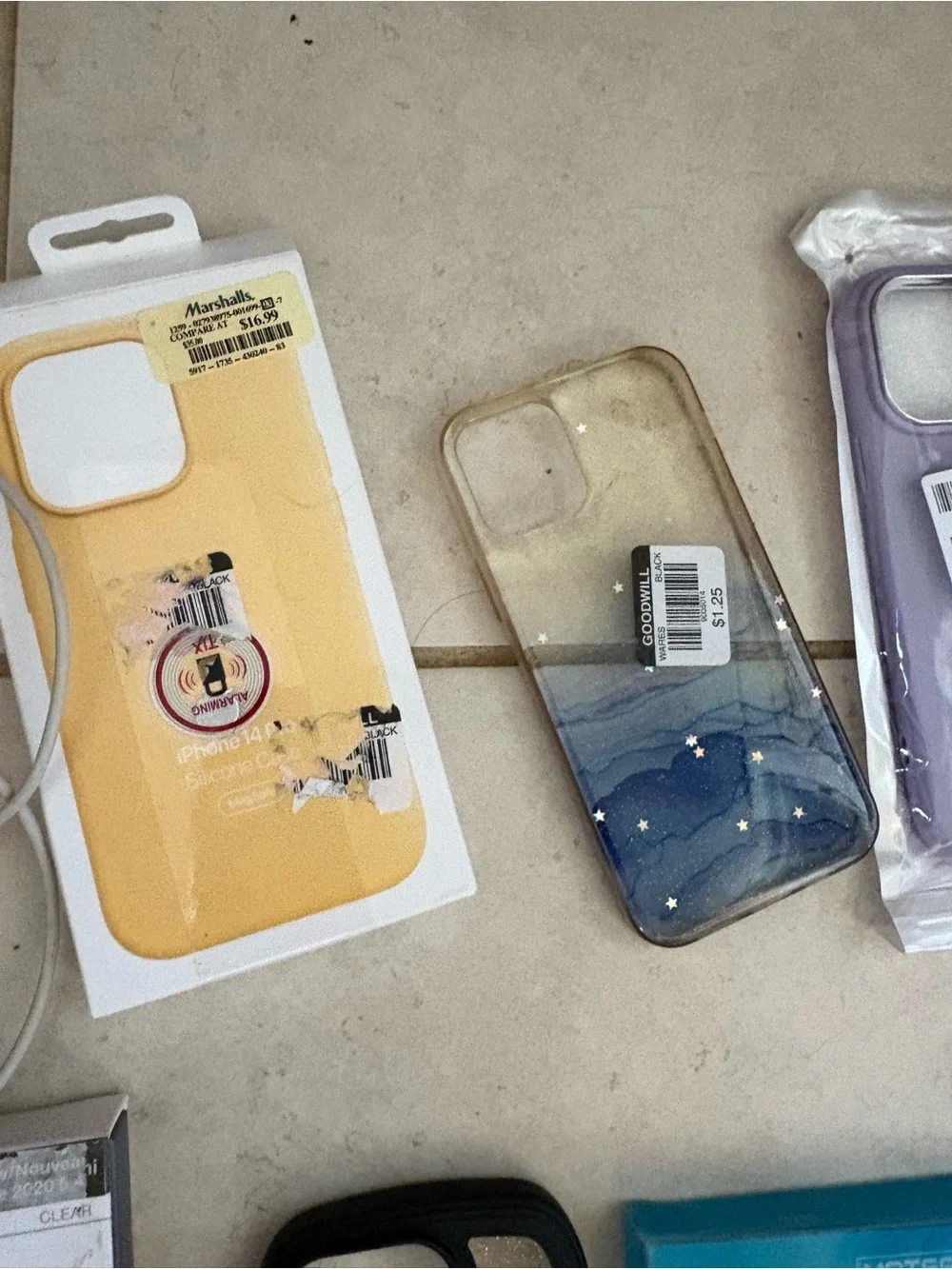 Assorted phone cases for iPhones/Samsung’s and others Fits Multiple Models